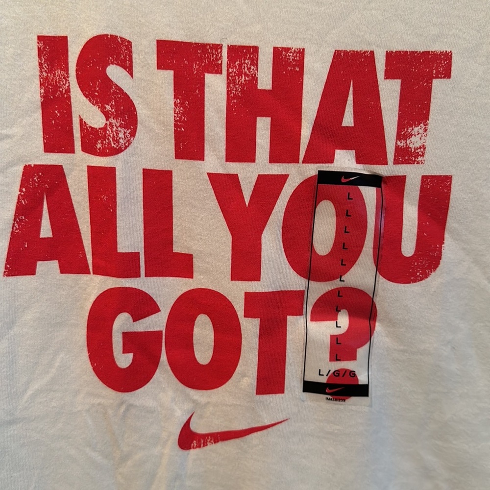 Nike Women’s T-shirt Large - spot on collar - Picture 3 of 4